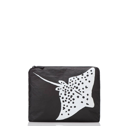 Eagle Ray Small by Aloha Collection | Snow/Black