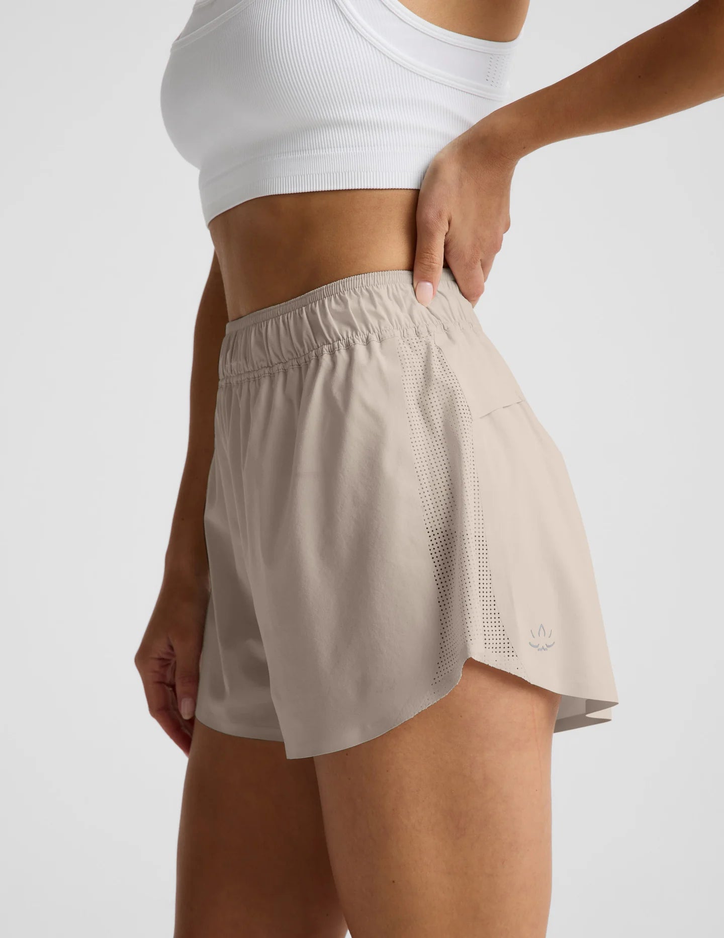 Solemate 2.5” Short by Beyond Yoga | Oat