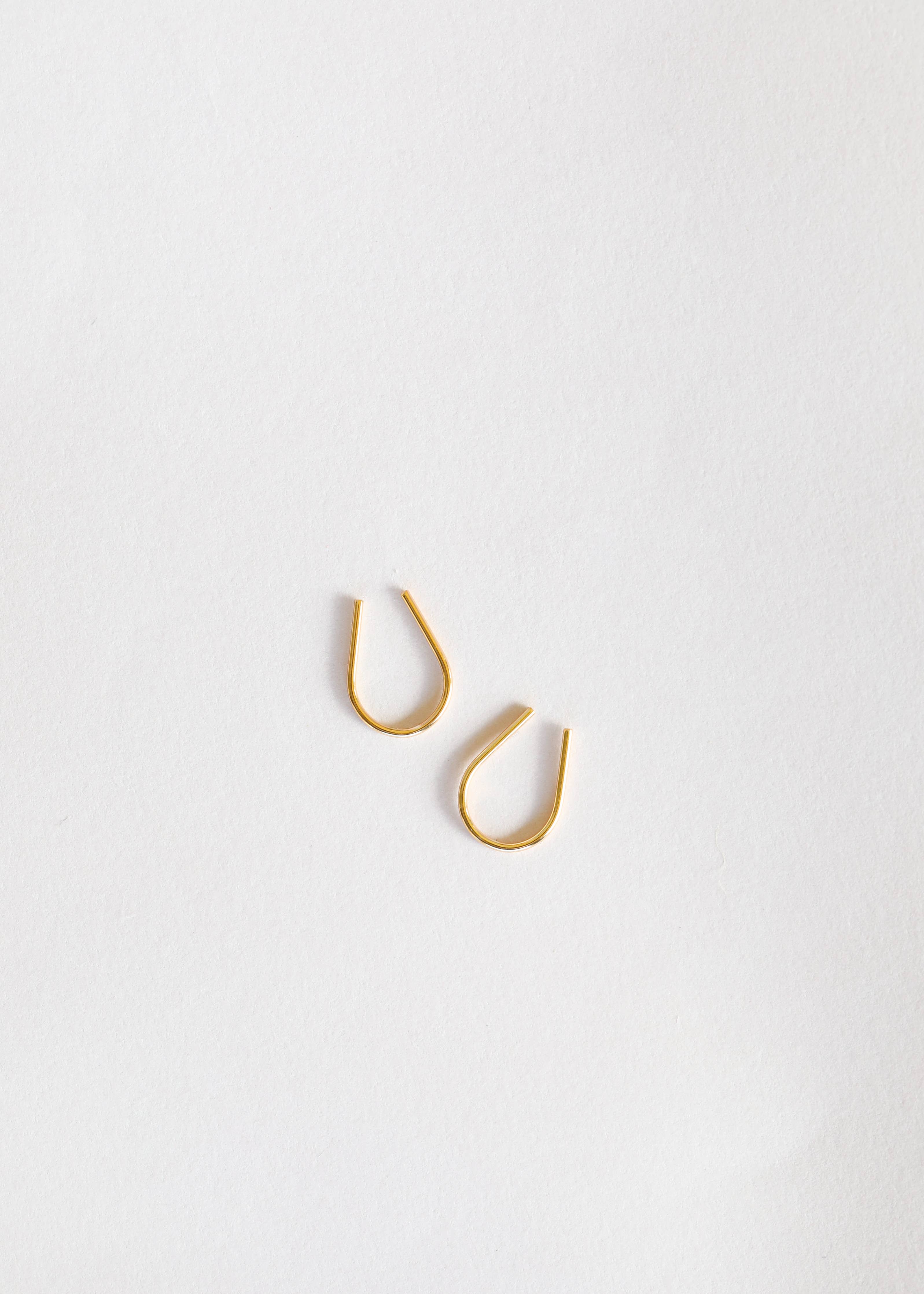 Minimalist - Horseshoe - Gold Earrings