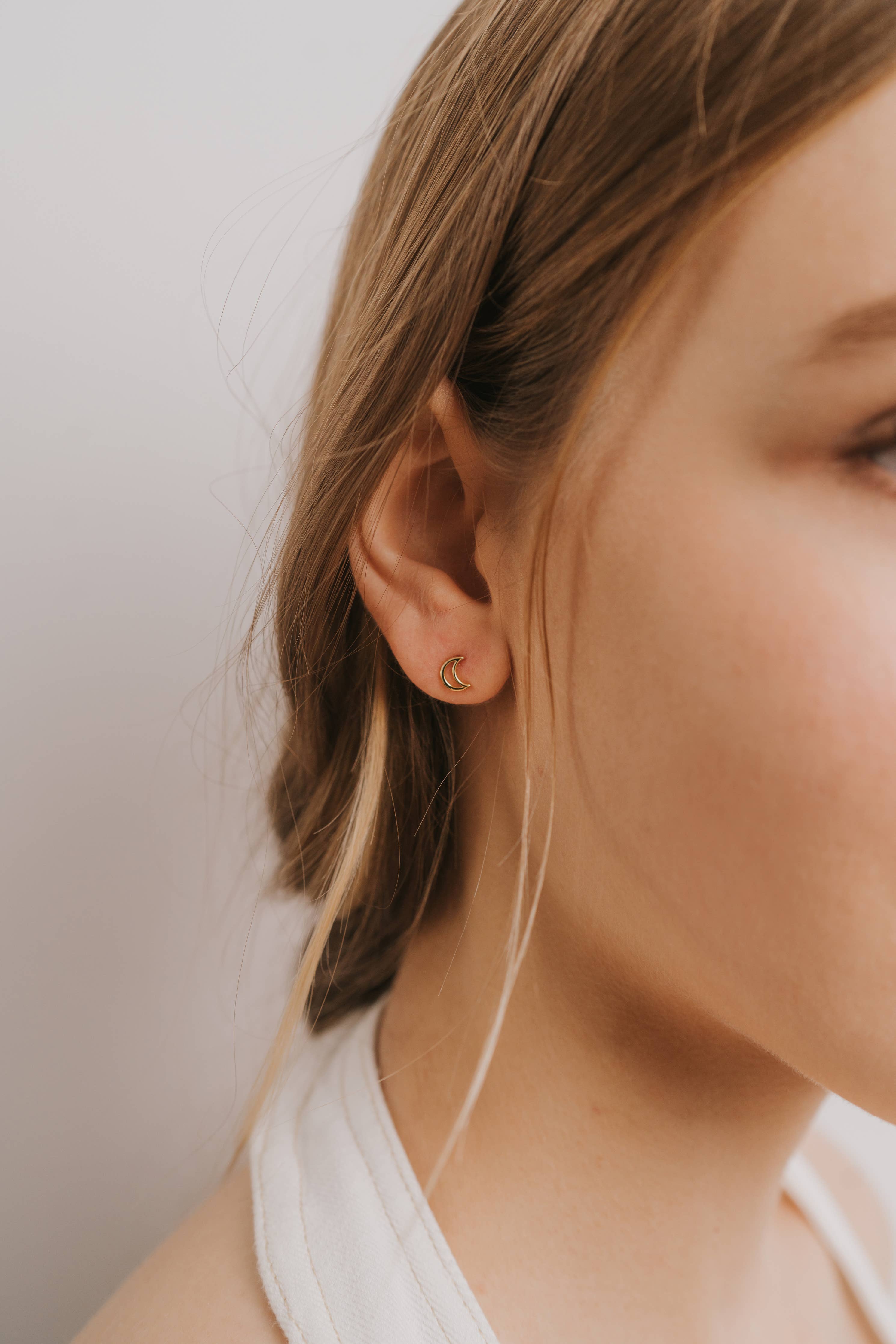 Minimalist - Moon - Gold Earrings