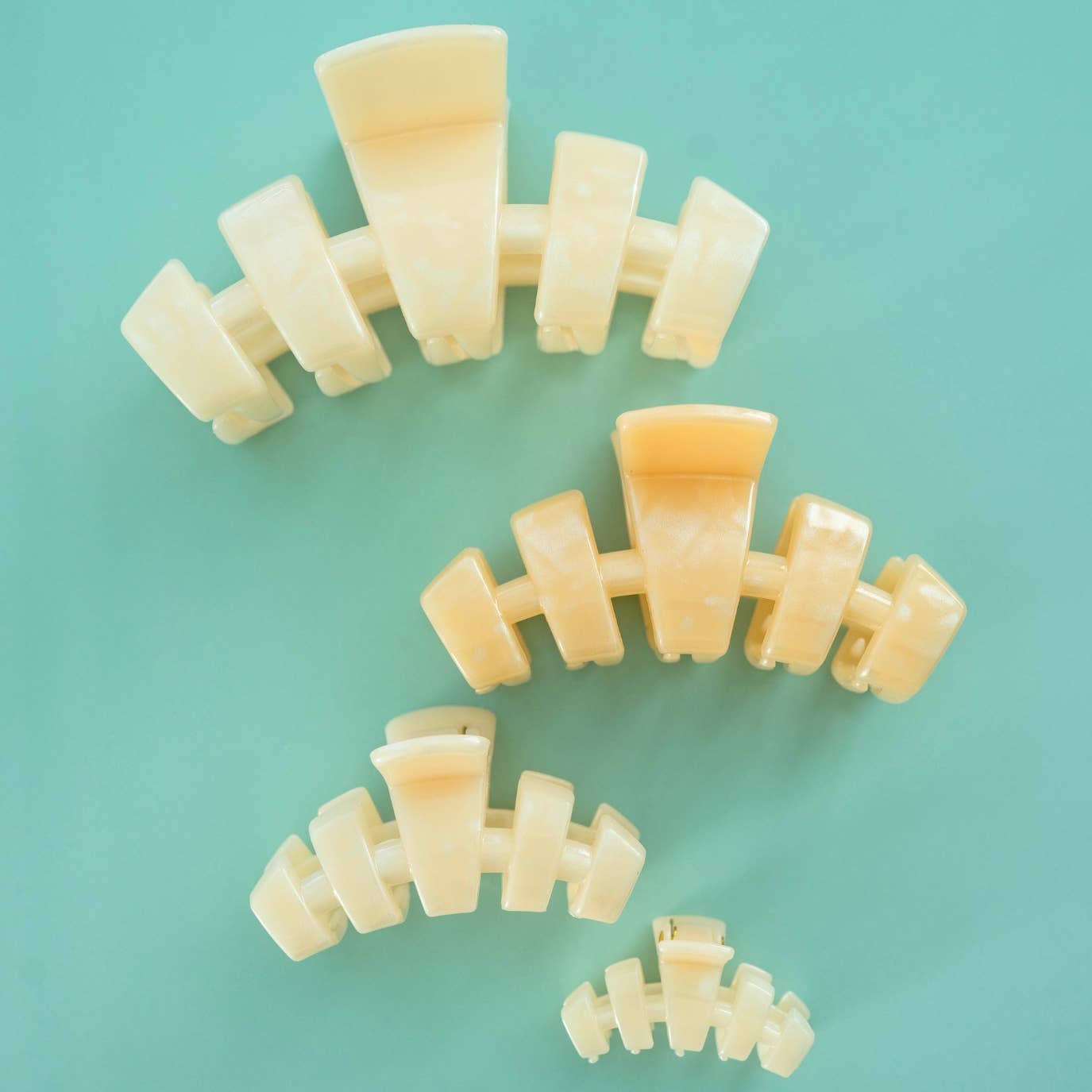 Classic Hair Clip | Medium | Soft Surf - Zen&Zip