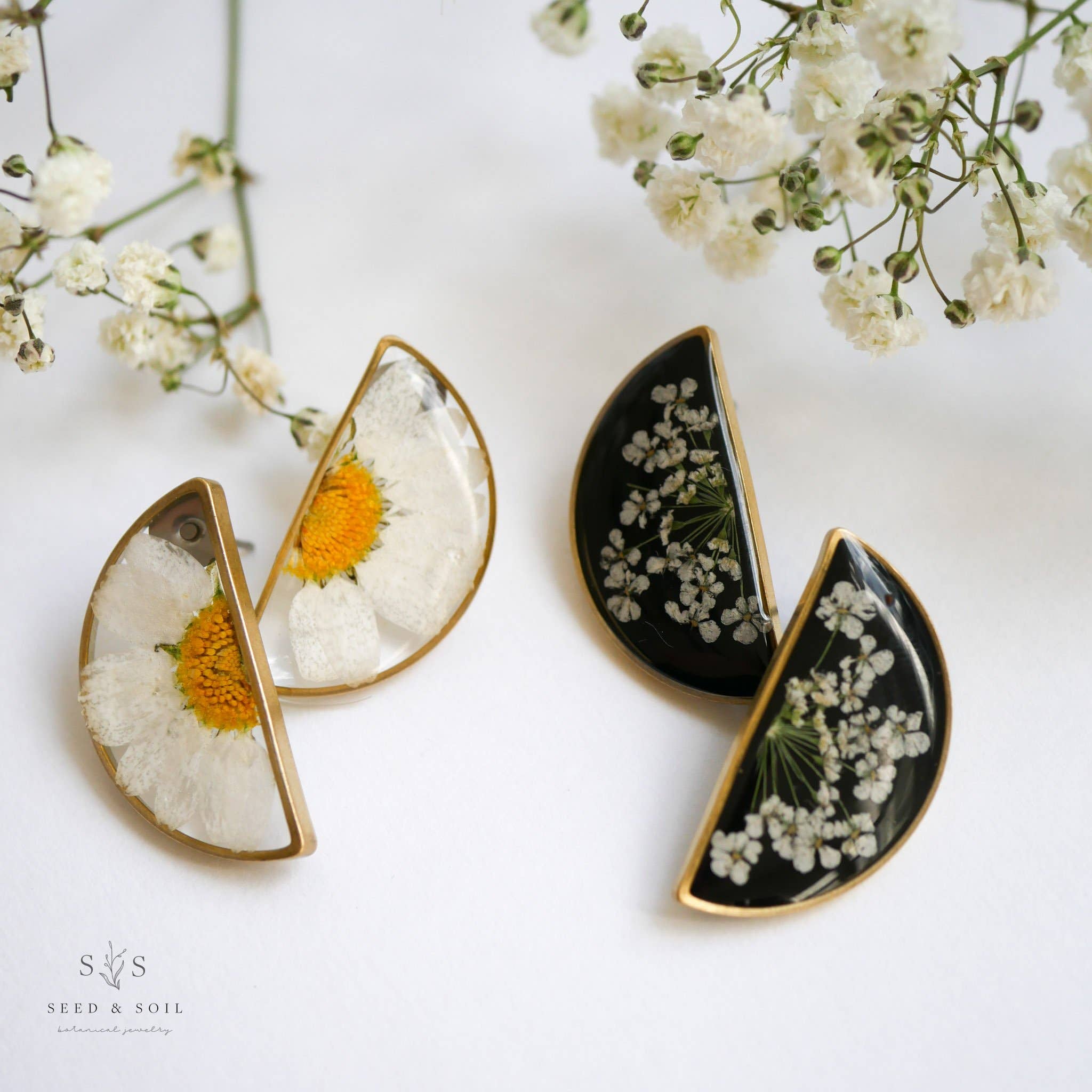Split Studs: Clear/Daisy - Zen&Zip