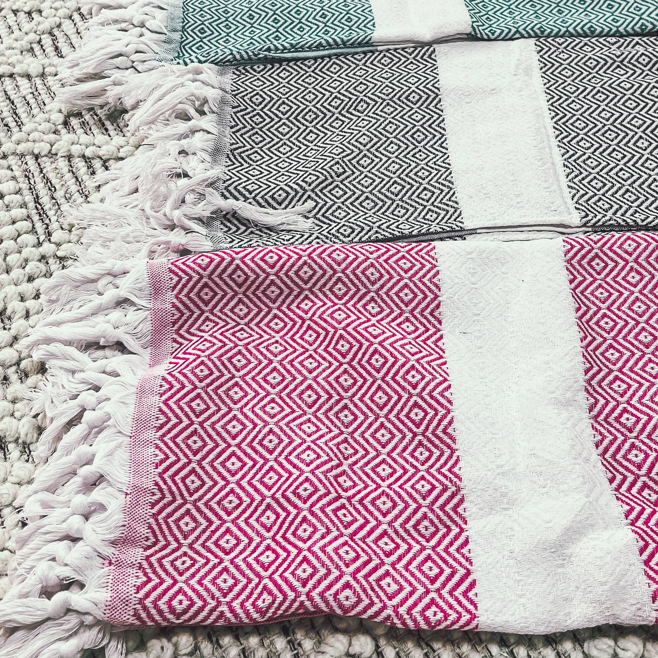 Turkish Towels Large, 100% Cotton Towels | 40x70" | 200 GSM - Zen&Zip