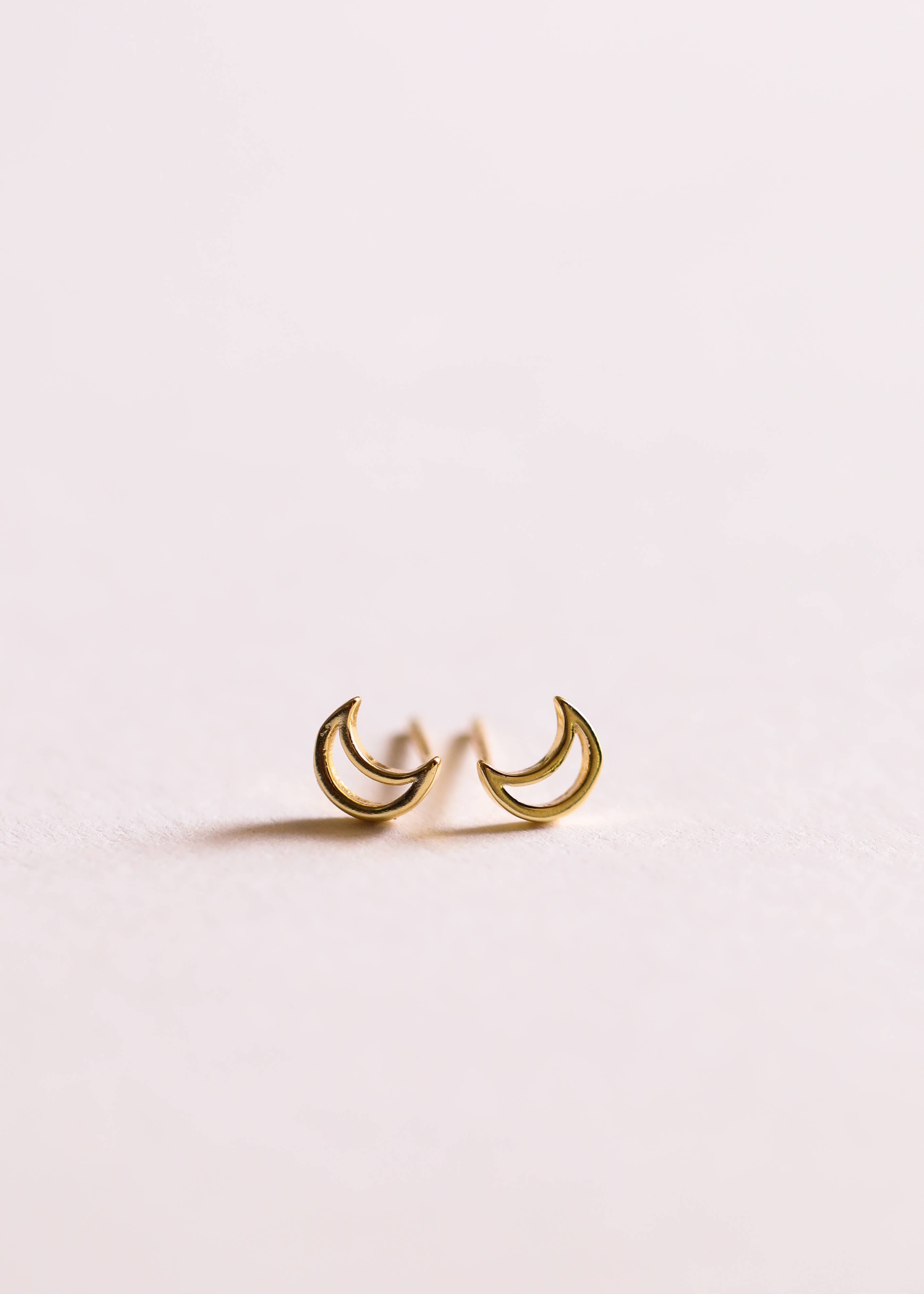 Minimalist - Moon - Gold Earrings