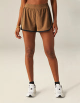 Go Retro Short Deep Tan/True Black