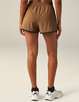 Go Retro Short Deep Tan/True Black