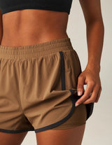 Go Retro Short Deep Tan/True Black