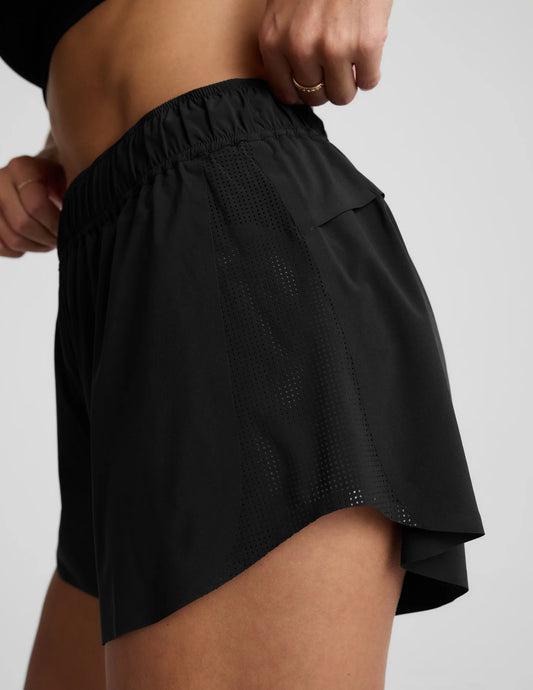 Solemate 2.5” Short by Beyond Yoga | Black