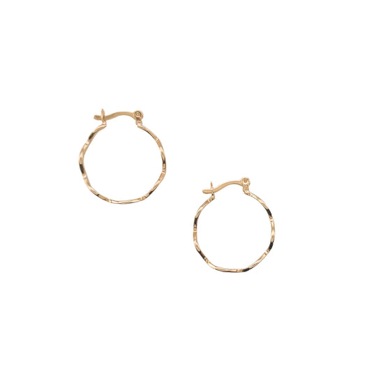 Wavy Hoop Earring by Sai Brazil | 18k Gold Plated - Zen&Zip