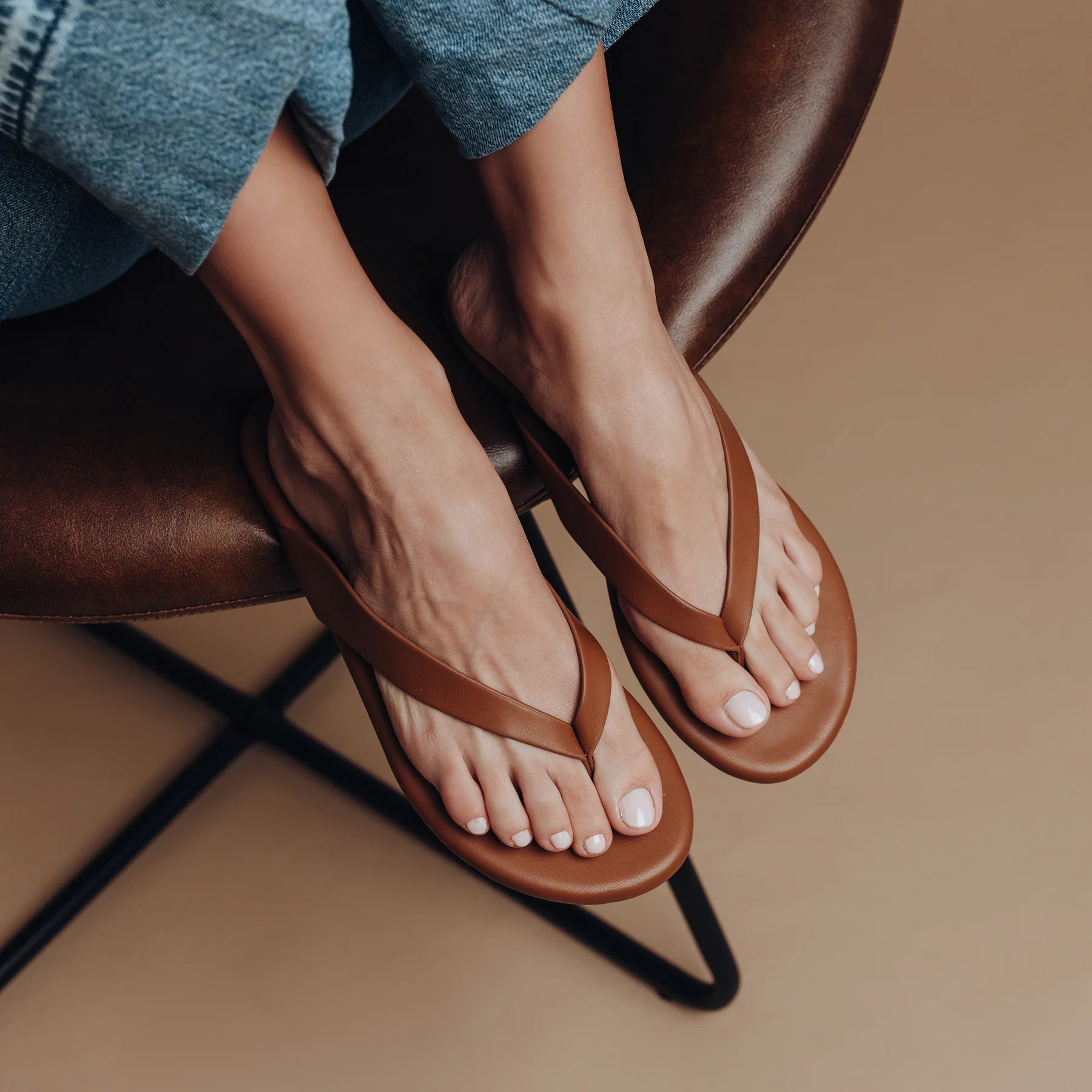 Bowie Thong Sandal by Solei Sea | Brun