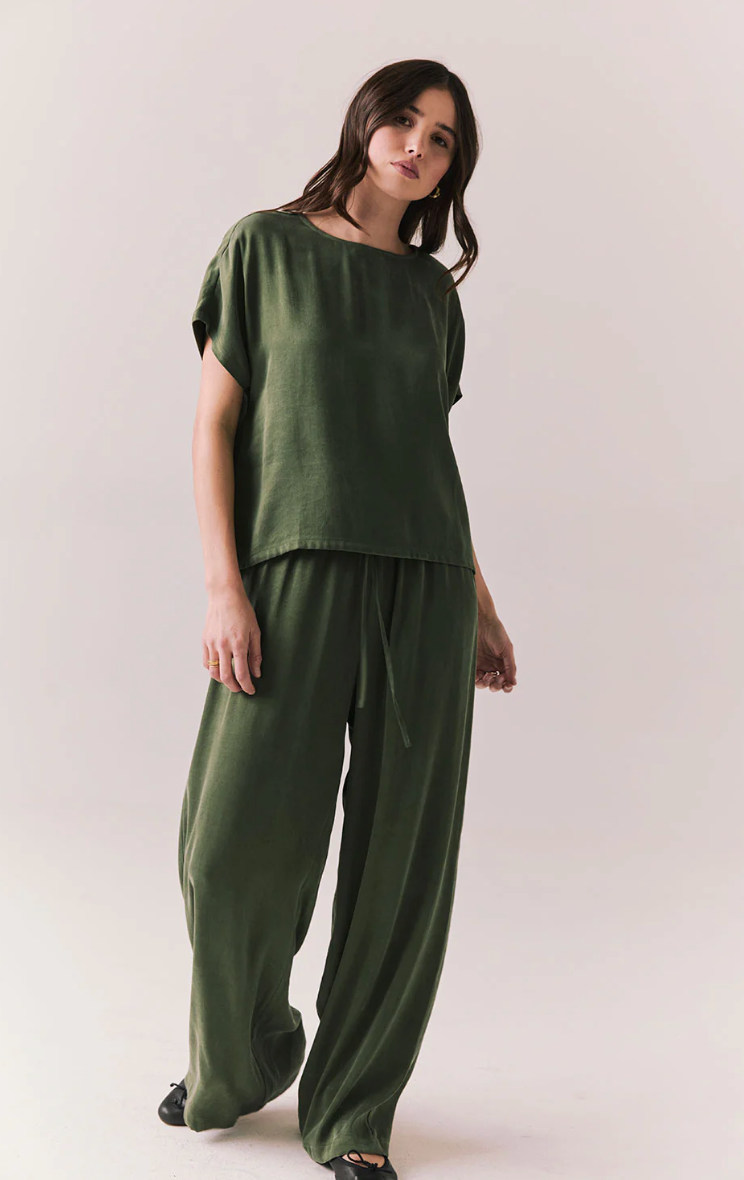 Davis Tee by Chaser | Bronze Green
