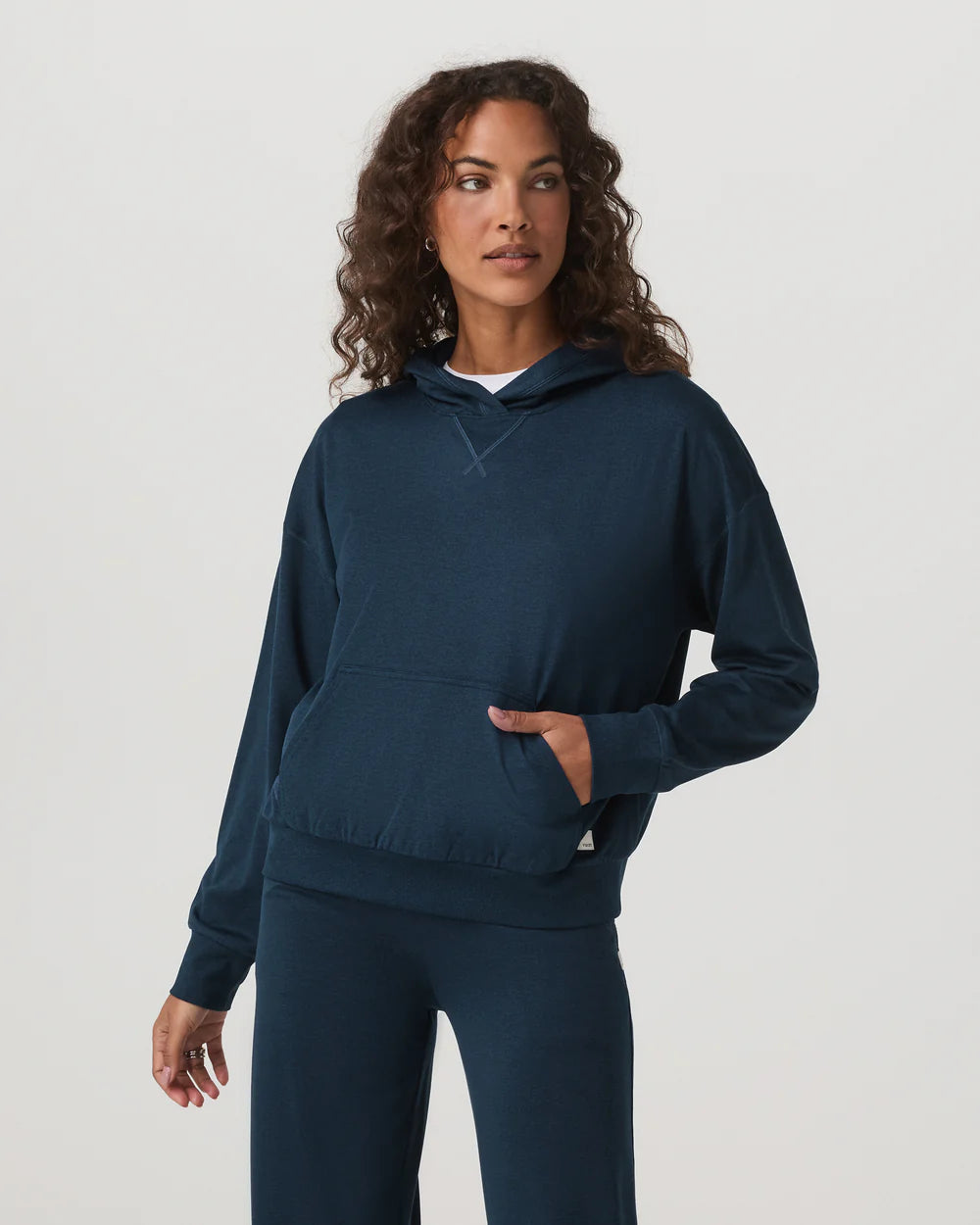 Halo Modern Pullover Hoodie by Vuori |  Blue Coast Heather