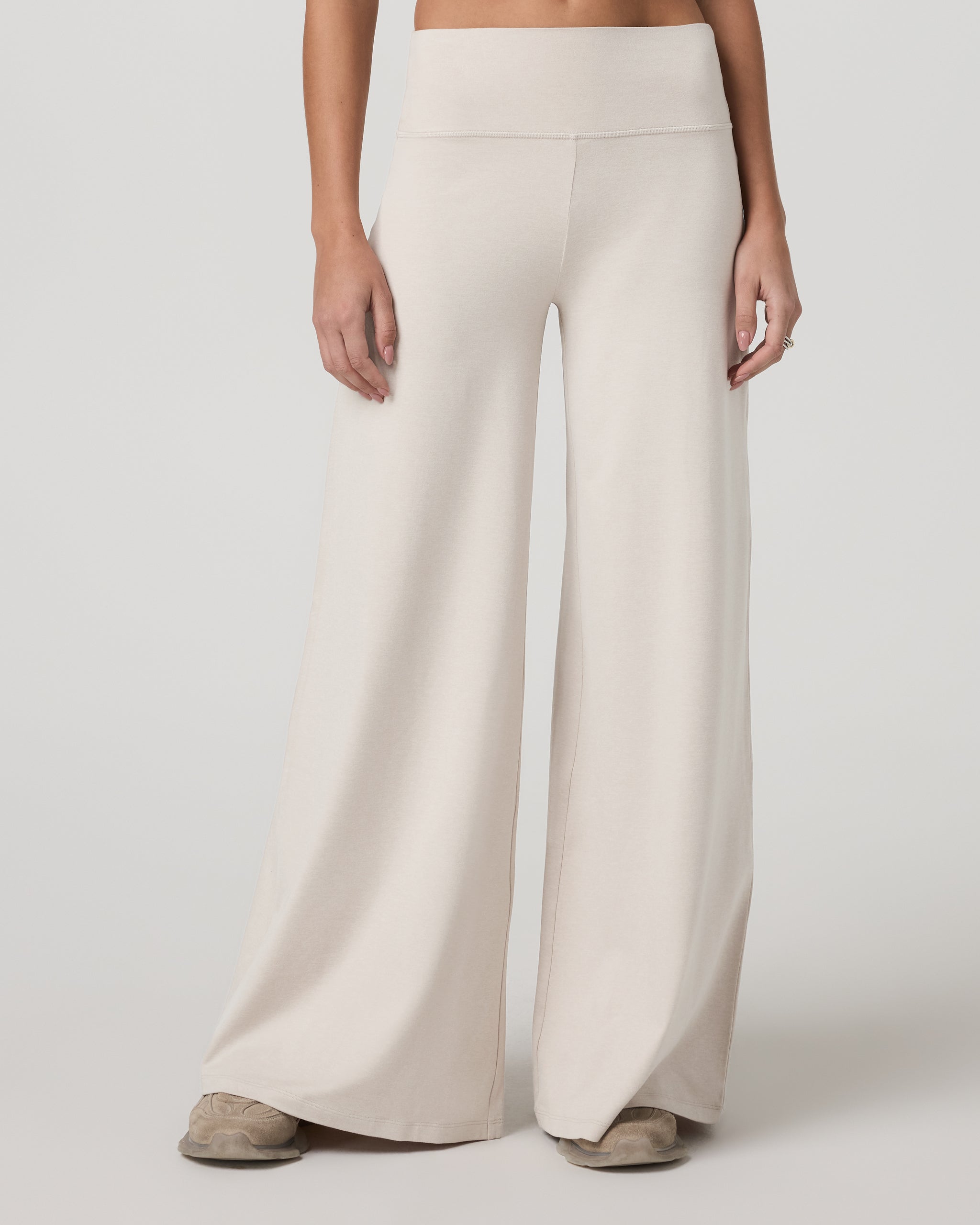 Halo Easy Wideleg Pant by Vuori in Ecru Heather