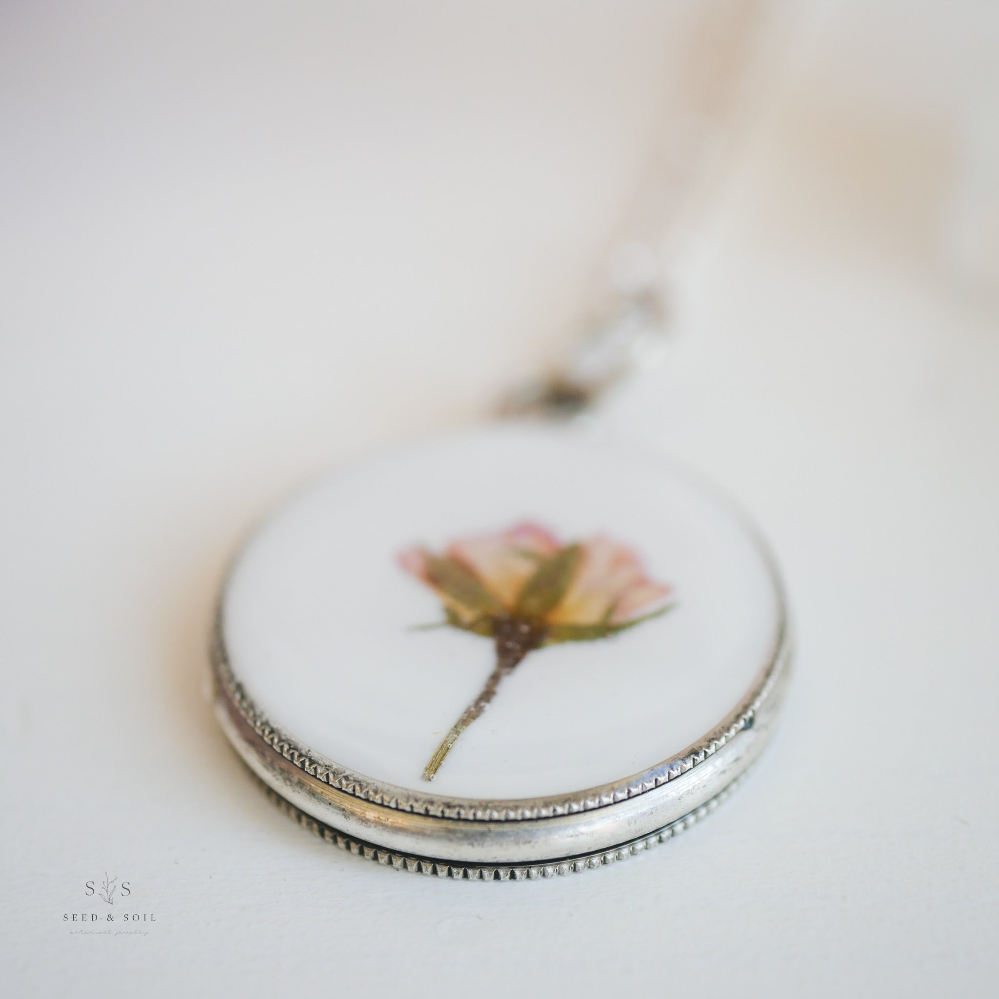 Valentine Round Rose Necklace
