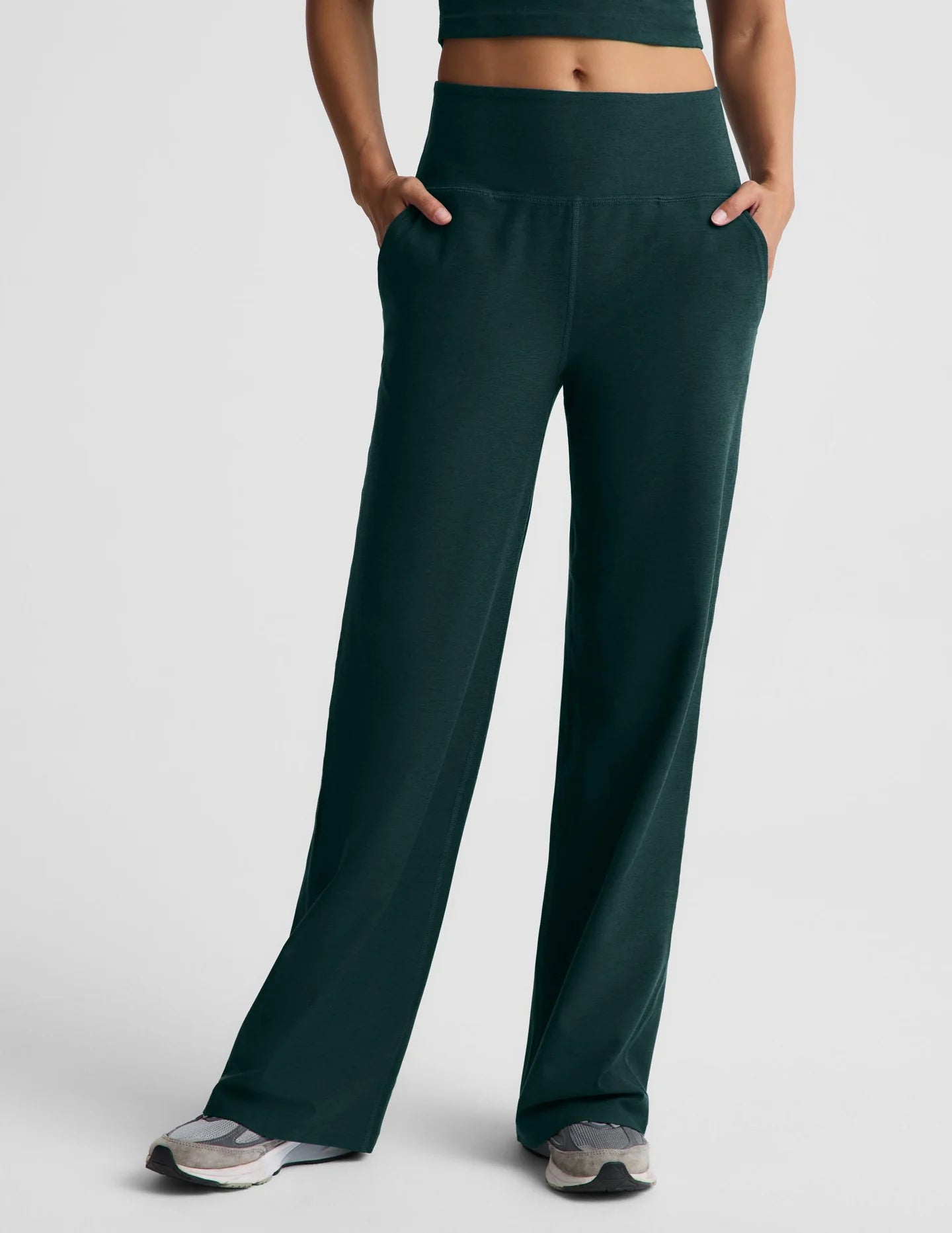 87% Polyester, 13% Elastane