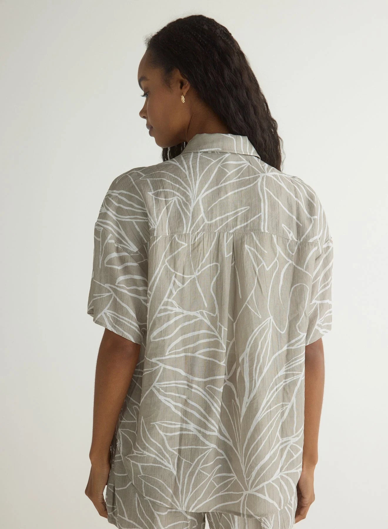 Oversized SS Shirt by Bella Dahl | Tropical Print