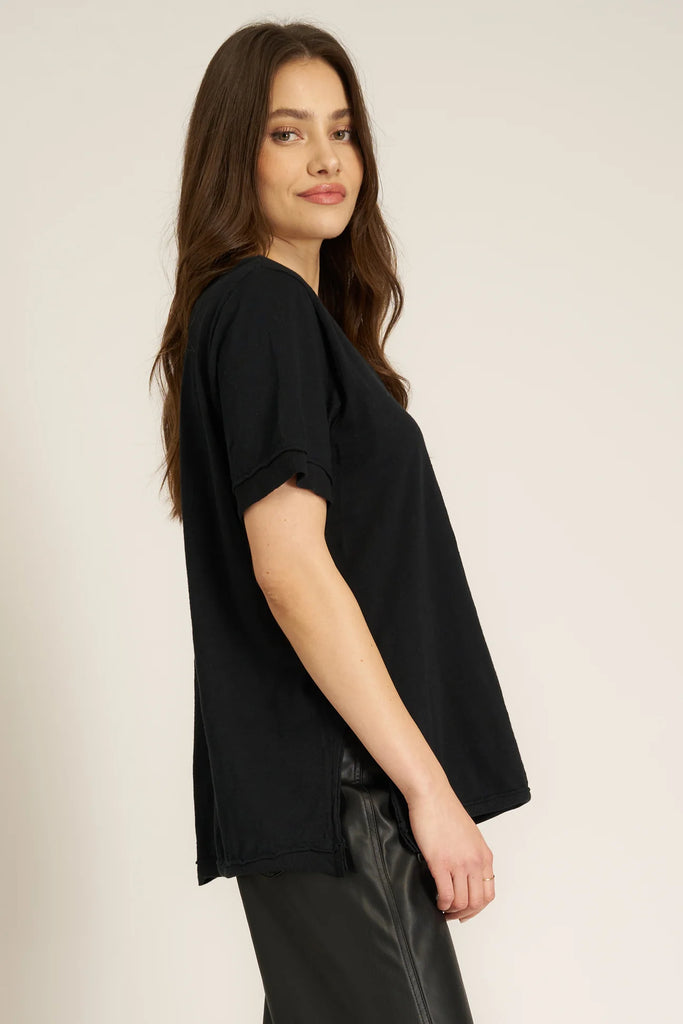 Knockout VNeck Tee Black