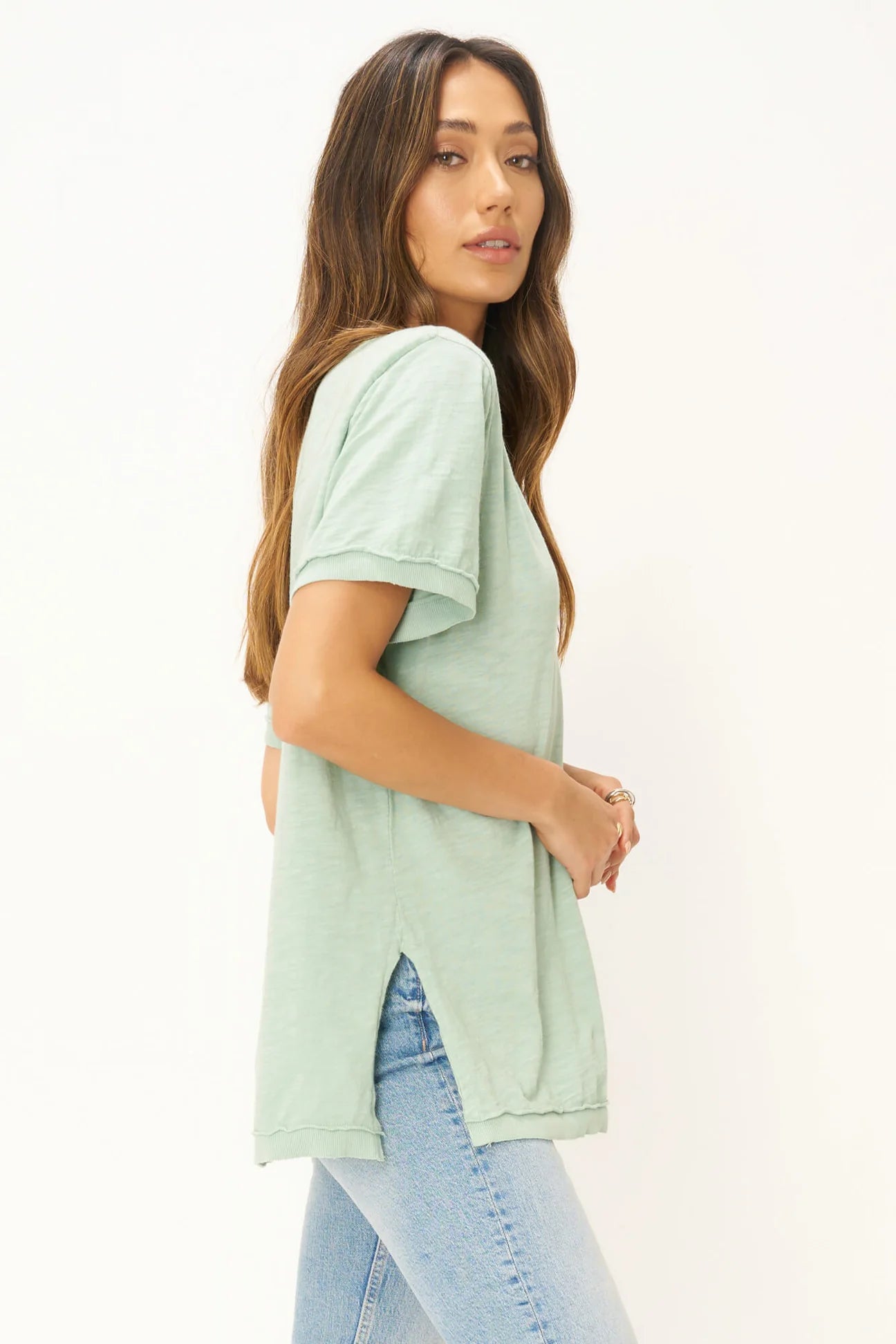 Knockout V Neck Tee Endless Sky