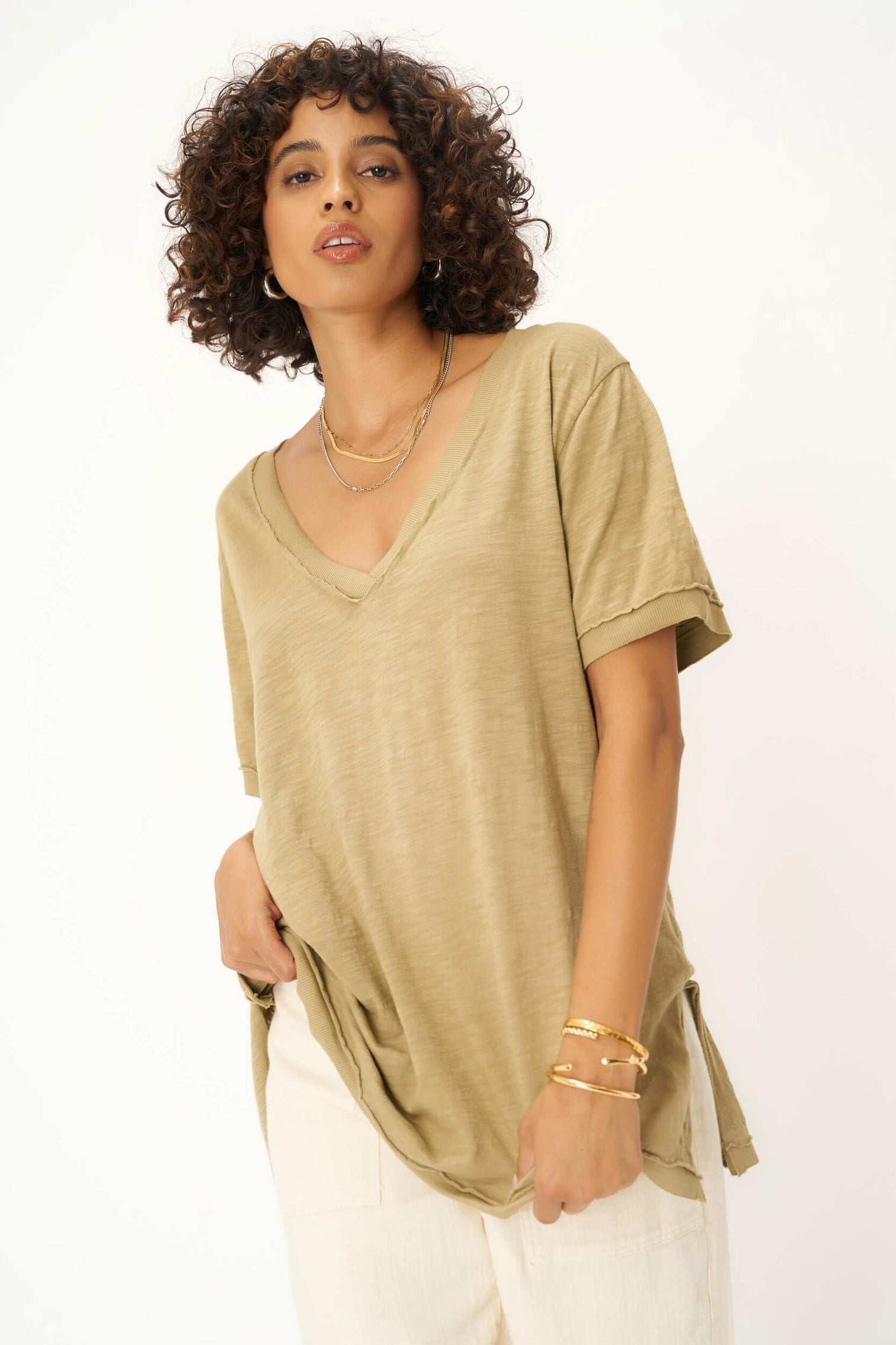 Knockout V Neck Tee Tumbleweed