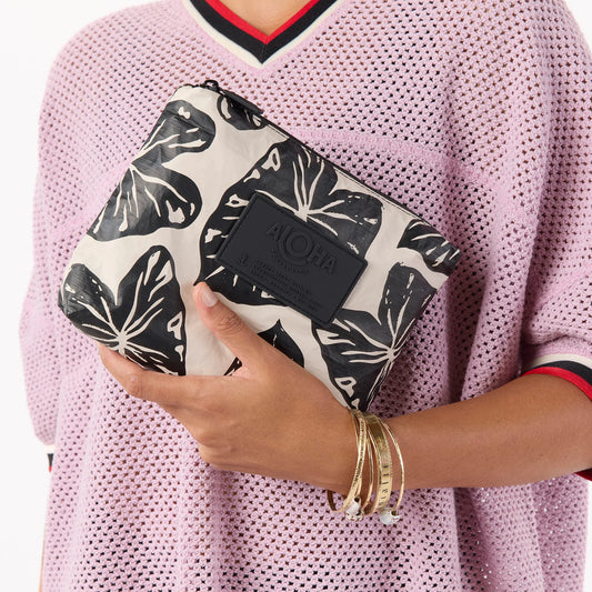 Kalo Small by Aloha Collection | Black/Sandstone