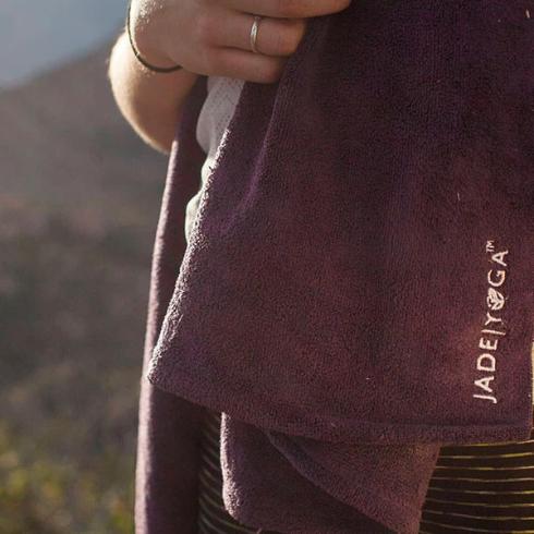 Soft, Lightweight and Great Grip Yoga Towel – JadeYoga - Zen&Zip